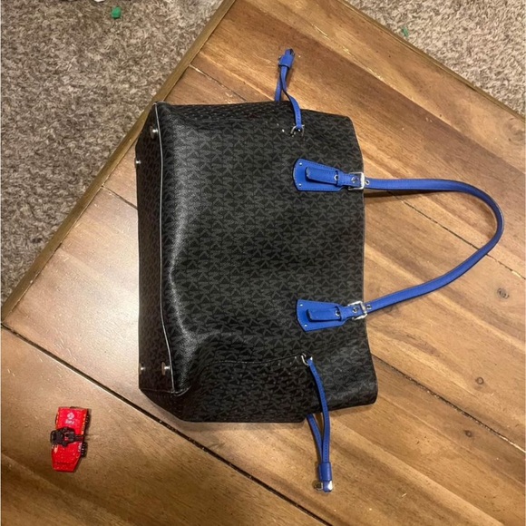 Michael Kors Voyager - Picture 4 of 10